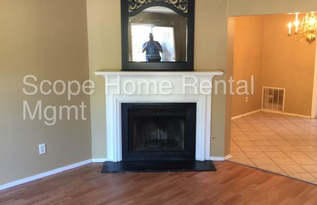 6595 Wellington Square Gallery 2
