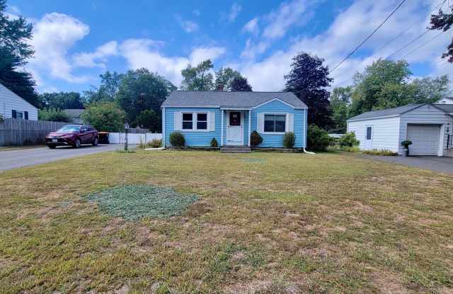 Beautiful 2-Bedroom Single Family House for Rent in South Hadley! photos photos