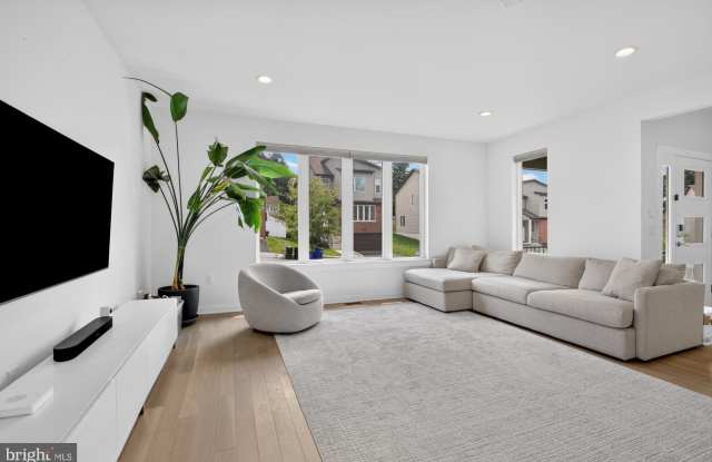7354 RIDGE Avenue Gallery 4