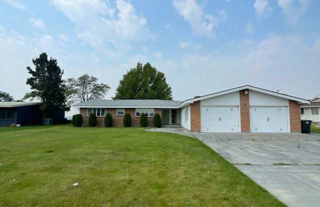 Lake Front Home For Rent! 1/2 Off First Full Months Rent Move in Special!!! photos photos