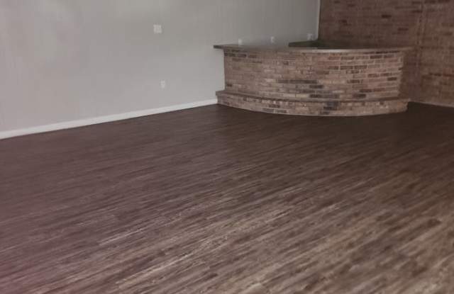 14207 Woodforest Boulevard Gallery 2