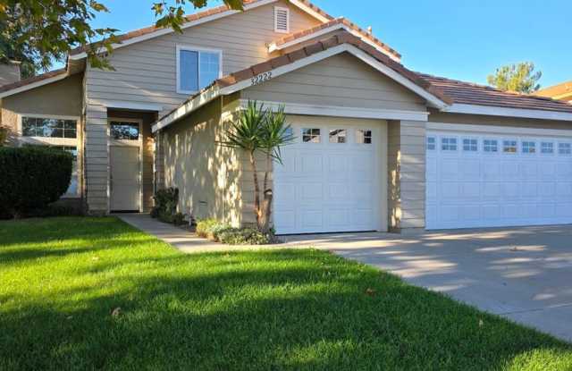 4 Bedroom Home in Paloma del Sol. Fresh Paint and New Carpet! - 32222 Cala Torrente, Temecula, CA 92592