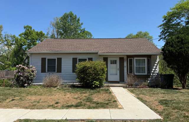 Cute 3 Bedroom, 2 Bath Home Near Asheville Mall photos photos