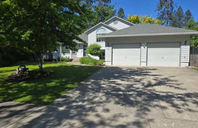 Beautiful home in desirable Riverside Harbor. photos photos