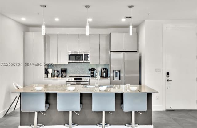 2100 Miami Rd photos photos