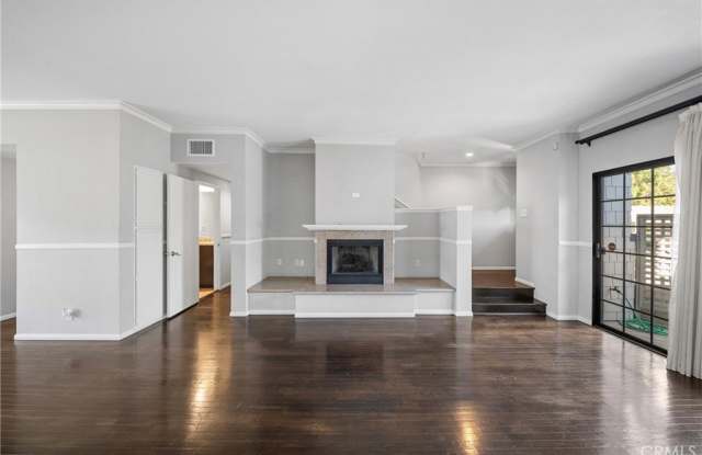 515 S Madison Avenue Gallery 2