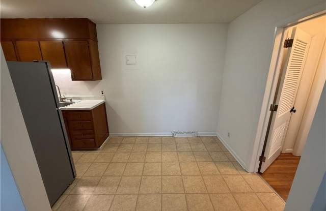 1608 W Northwest Boulevard Gallery 4