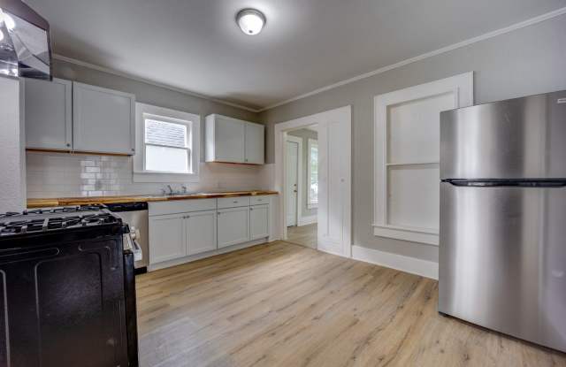 Freshly Updated 3 Bedroom House Gallery 3