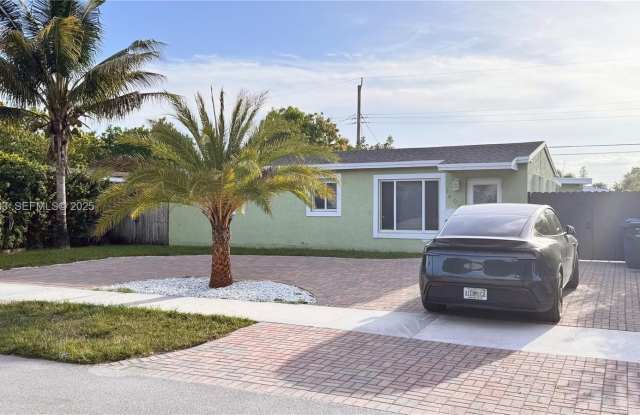 1400 N 70th Way photos photos