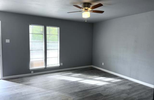 403 Hartline Drive Gallery 2