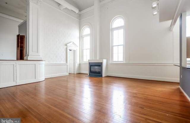 112 E WEST STREET Gallery 3