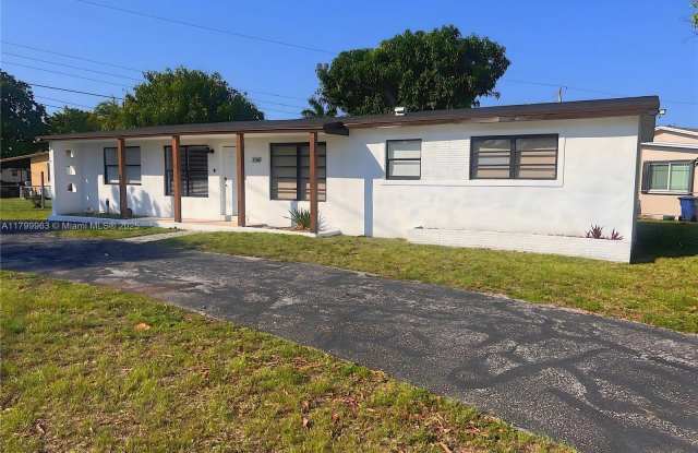 3361 NW 5th Pl photos photos