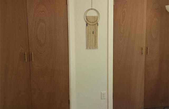 5225 Pine Place Gallery 2