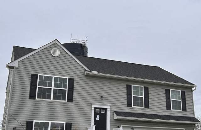 3 Bedroom 3 Bath House In Mount Wolf - 76 Bryn Way, York County, PA 17347