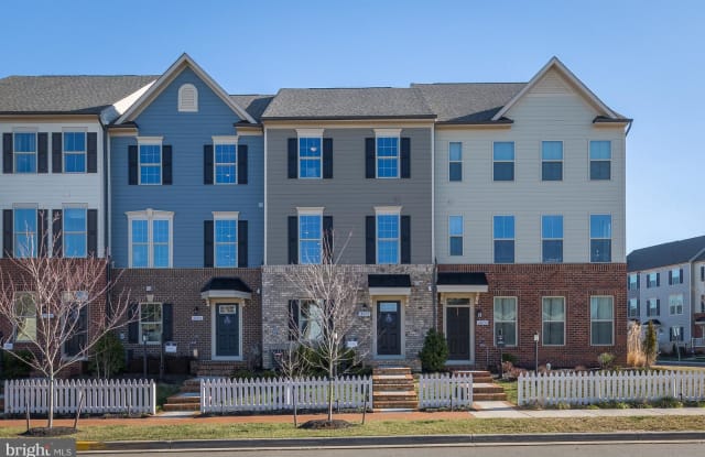 18057 RED MULBERRY ROAD - 18057 Red Mulberry Rd, Cherry Hill, VA 22026