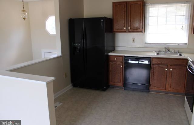 7504 KNOLL ACRES ROAD Gallery 4