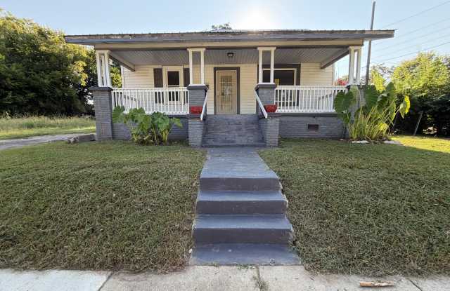 657 27th Street Southwest Gallery 1