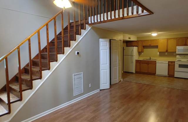 1 Bedroom Duplex! - 20 Sheridan Road, East Ridge, TN 37412