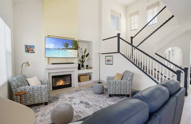 Furnished Rental 3BR/2.5 BA Charming 3 Level Detached Home In Torrey Hills, Gated Community 2 Car Garage Gallery 1