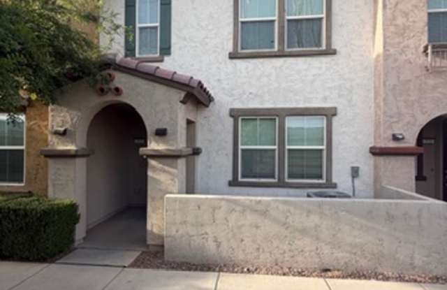 Newer home in Tempe!! 3 bedrooms & 2.5 baths with 2-car garage. Loaded with upgrades! photos photos