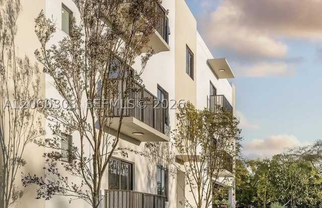 5423 NE MIAMI CT Gallery 2