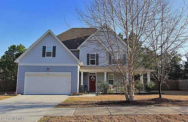 Large 4 bedroom in great School District! - 105 Pagoda Court, Surf City, NC 28443