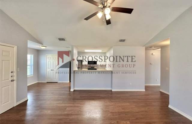 2 Bedroom 2 Bath Duplex at Mansion Creek in Tyler! 1/2 OFF your first full month’s rent! Gallery 4