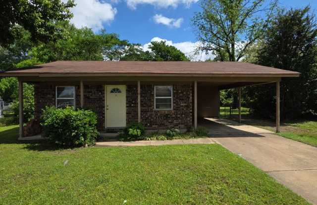 111 Yelco Dr photos photos