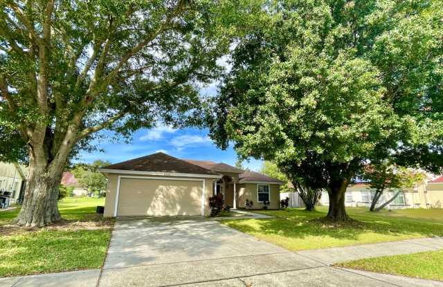 Cute 4/2 WEDGEFIELD HOME IN GOLF COURSE COMMUNITY photos photos