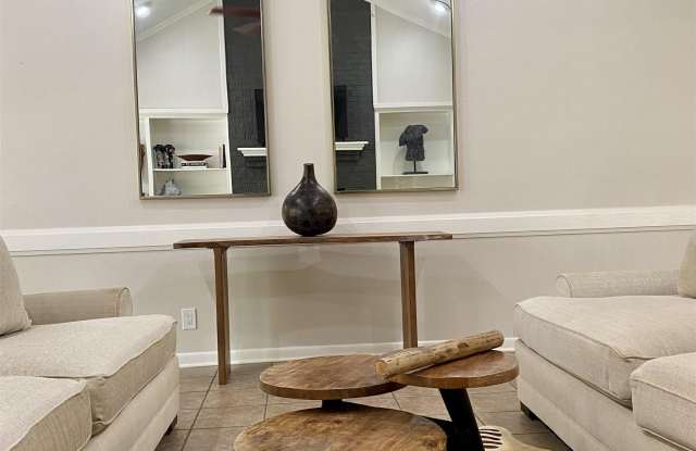 4805 Forestwood Gallery 2
