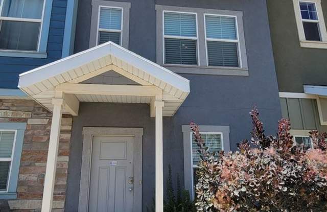 Dashing Edgewater Townhome photos photos