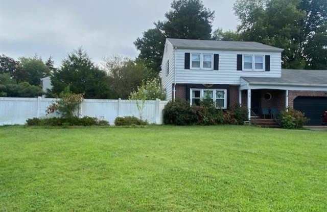 419 Hubbard Lane - 419 Hubbard Lane, York County, VA 23185