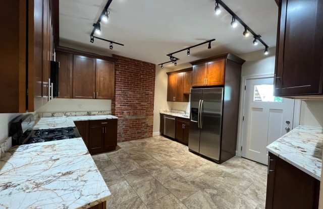 6811 Thomas Blvd #2 photos photos