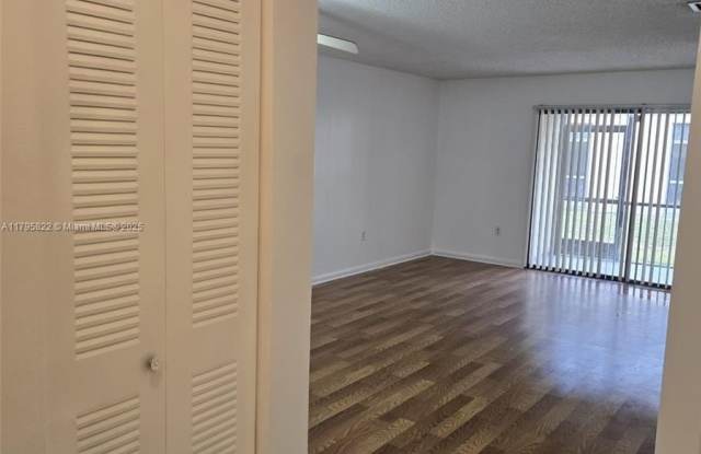 2257 SW 80th Ter photos photos