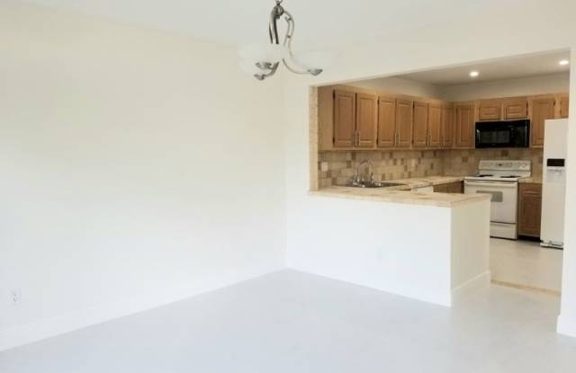 2171 Bayberry Dr Gallery 2