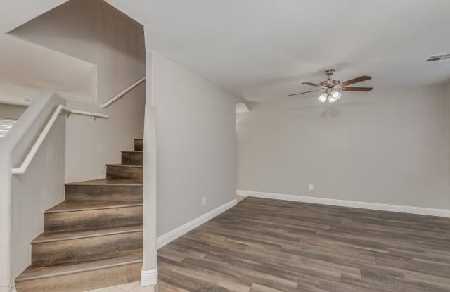 6881 W GOLDEN Lane Gallery 4