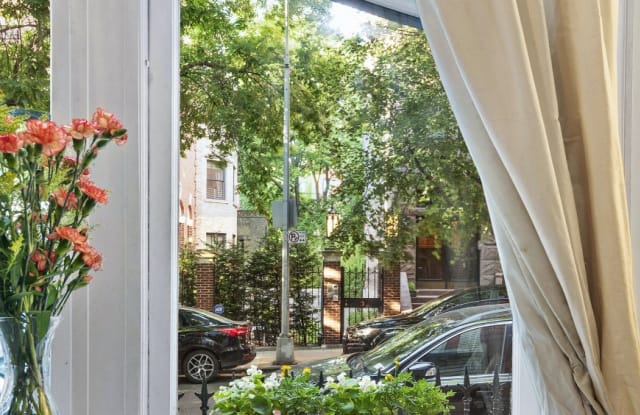 10 Montgomery Place - 10 Montgomery Place, Brooklyn, NY 11215