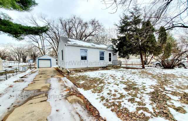 FOR RENT- Fully Remodeled home In the quiet Spring View neighborhood of Waterloo! Pets ok! photos photos