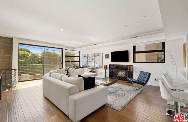 1410 Innes Pl photos photos