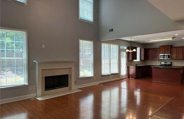 669 Maple Grove Way Gallery 2