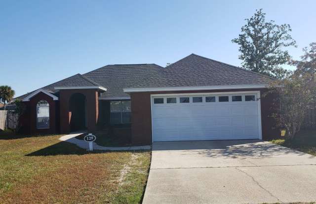 Large 3Bed/2Ba Brick Home in a Quiet Neighborhood Near Downtown! photos photos