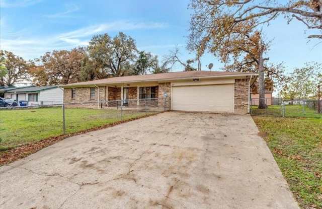 257 Friar Tuck Drive - 257 Friar Tuck Drive, Sherwood Shores, TX 76245