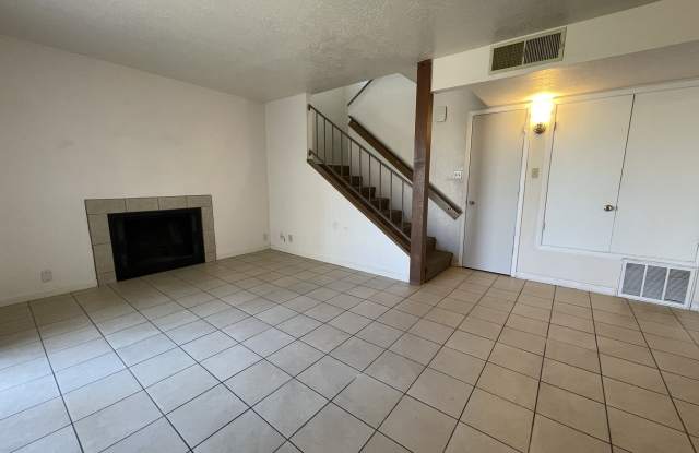 3617 Wellesley Drive Northeast - C Gallery 3