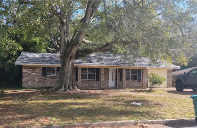 2110 Miller Street photos photos