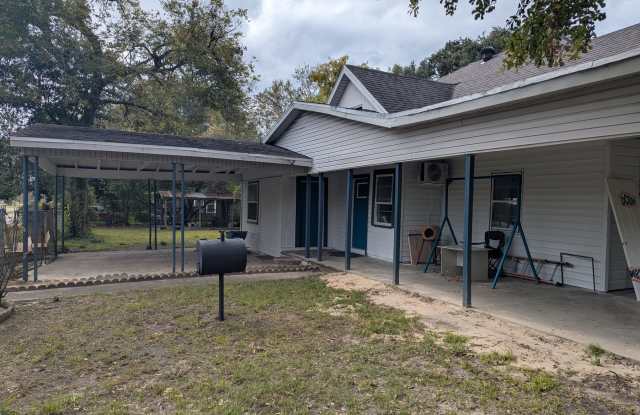 210 South 7th Street - 210 South 7th Street, Silsbee, TX 77656