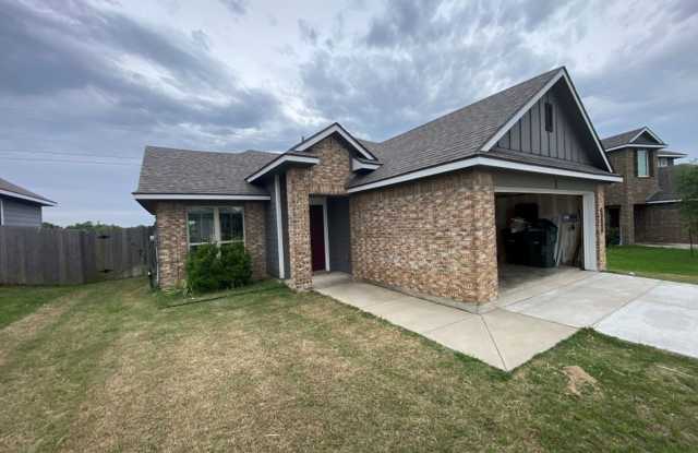 Charming and well-maintained home in a convenient Temple location photos photos