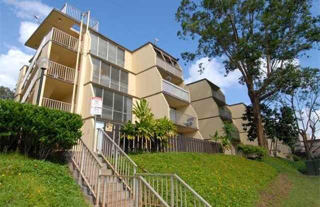 Ridgecrest ~ Spacious 2 Bedroom w/ 2 Reserved Parking Stalls photos photos