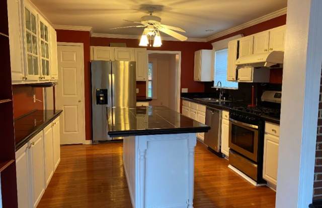 1592 Mulberry Ln Gallery 2
