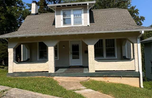 3 Bedroom || 1.5 Bathroom Home - 107 Fredonia Avenue, Lynchburg, VA 24503