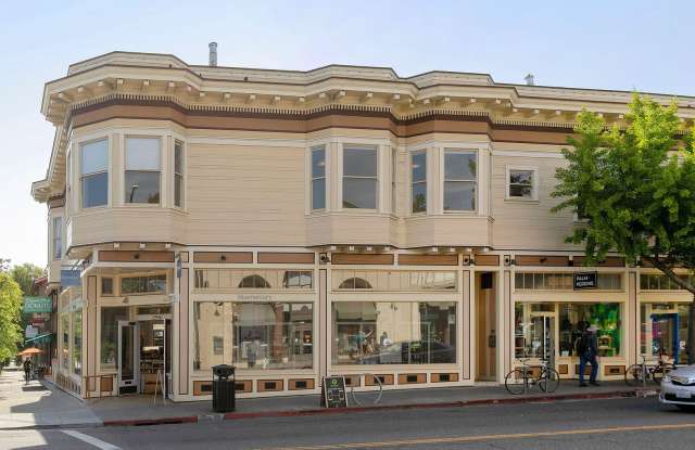 Available 2 Bedroom Unit In The Elmwood! photos photos